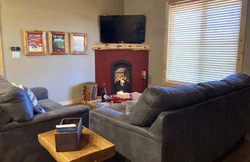 Kanab Cabin | Experience Play and Serenity at Modern Rustic Cabin