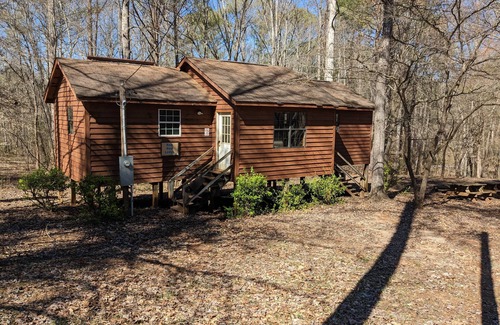 Benton Cabin | Experience Nature by the Ocoee River with Family-Friendly Amenities