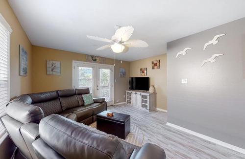 Gulf Shores House | Unforgettable Stays at Come On Back - Guest Rated 10/10!
