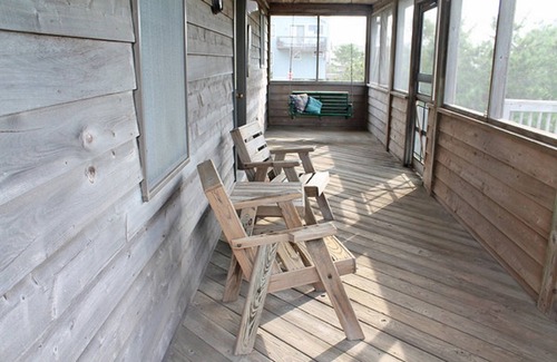South Nags Head Cottage | Experience Oceanfront Bliss with Breathtaking Sunset Views