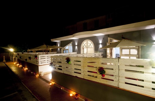 Pompei Cabin | Discover Our Hotel: Easy Access & Ideal Check-In Hours