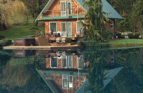 Big Lake Cabin | Relax at Mountain Springs Cabin with Ocean and Lake Views