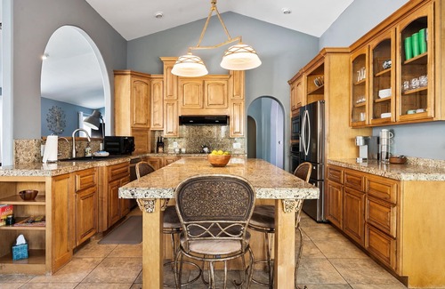 Chandler House | Relax by the Pool at Palm House - Top-Rated Ocean View!