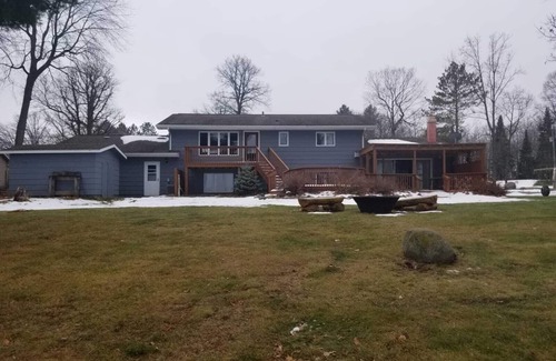 Isle House | Relax and Unwind at Mille Lacs with Family-Friendly Amenities