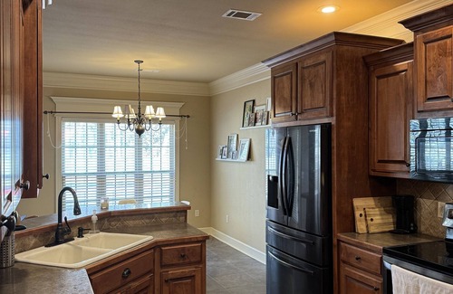 Conway House | Experience the Eclipse with a Full House Rental Today!