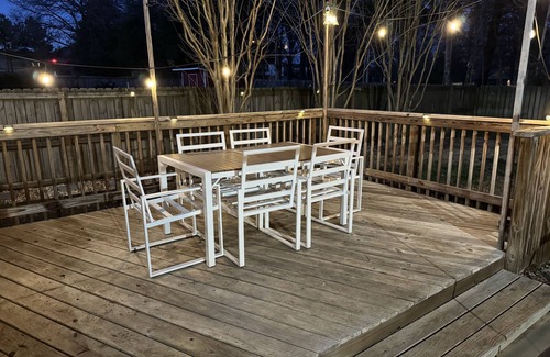 Conway House | Experience the Eclipse with a Full House Rental Today!
