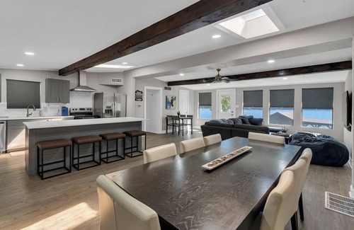 Gladewater House | Come spend a peaceful weekend at this gorgeous, newly remodeled, lake house.