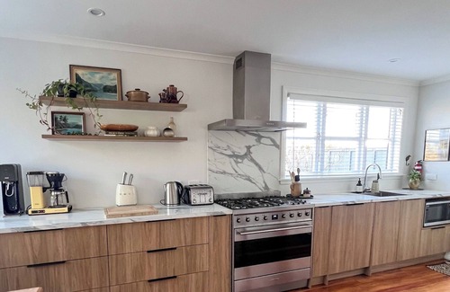 Martinborough House | Experience Unforgettable Stays at Blackbird House!