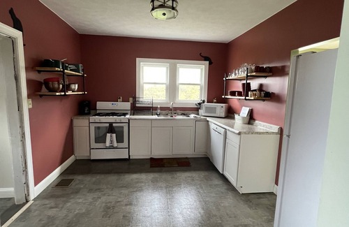 Torch Other | Relax at Our Beautiful Farmhouse with Spa & Hot Tub