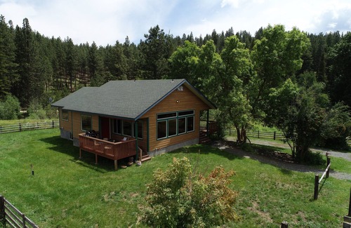 Haines House | Experience Comfort at Orville Chandler Ranch with Great Amenities