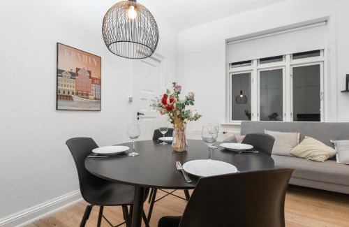 Midtbyen Apartment | Convenient Stay in Aarhus - Perfect for Families of 4