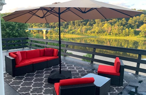 Falls House | Experience the Serenity of Mountains by the River