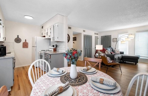 Wichita Apartment | Relaxing Ground Floor Apartment - Guest Rated 10/10