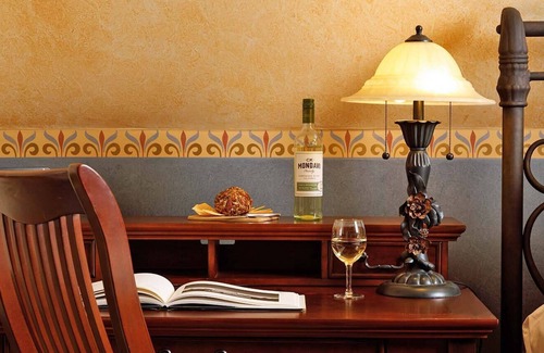Vine Bed & Breakfast | Come stay with us, you'll see why we are ranked #1 lodging in Kalamazoo, MI.