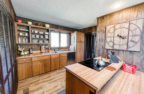 Heber Springs House | Experience Premier Fishing & River Views at Our Hotel!
