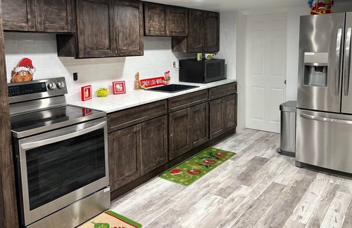 North Chesterfield House | Come vacation at our Family Friendly Basement!