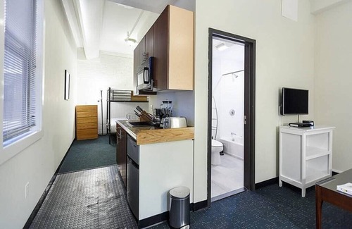 Downtown Boston Apartment | Experience Boston in Our Cozy Studio with Kitchen Access
