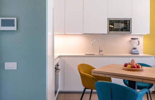 Porta Romana Apartment | Stylish ComeCasa Design Apartment with Terrace & Gym Access