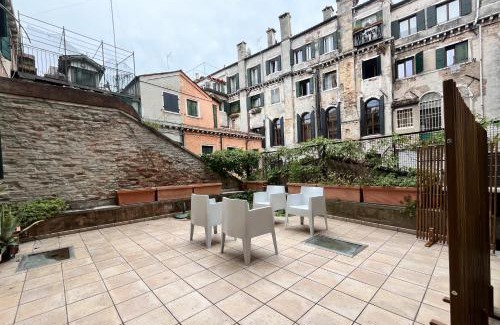 Cannaregio Apartment | Comedia by Suites alla Maddalena