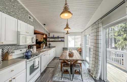 Blakeslee House | Relaxing Lake House with Hot Tub, Canoe and Kayak Access
