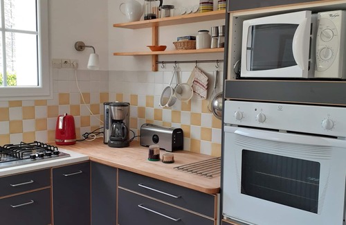 Brignogan-Plage House | Cozy House with Large Garden Steps from the Ocean