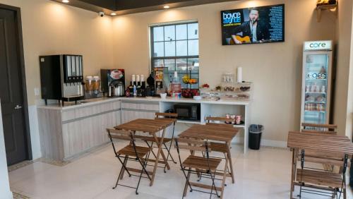 South Houston Hotel | Comfortable Stay at SureStay Hotel by Best Western Houston