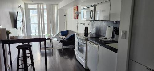 CityPlace Apartment | Comfort 1BR plus Den Designed Condo in Downtown Toronto