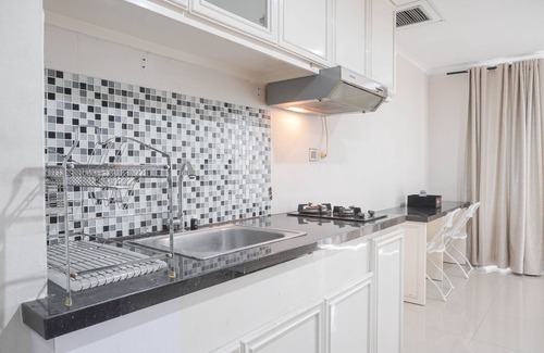 Chinatown Apartment | Cozy 2Br Green Central City Glodok Apartment with Pool