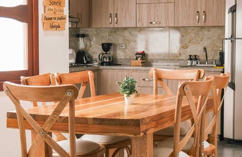 Jardin Apartment | Comfort 4 blocks from the garden park.