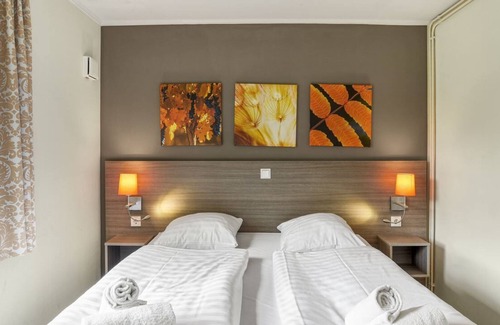 Saarburg House | Ideal 6-Person Bungalow at Landal Warsberg Holiday Park