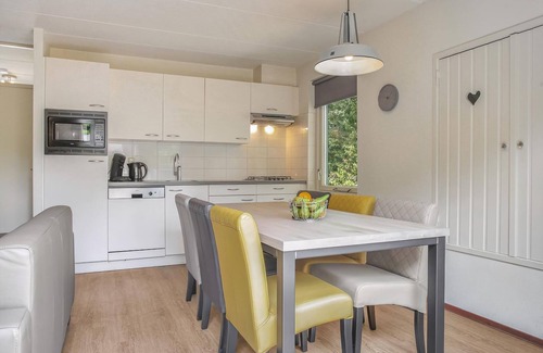 Ees House | Comfort 6-person country residence in the holiday park Landal Het Land van Bartje