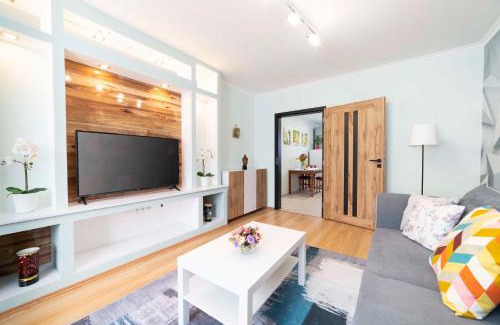 Hamor Apartment | Comfort 66: Family-Friendly Hotel with Pool & Pet Amenities
