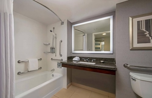Executive Park Hotel | Pet-Friendly Units with Pool and Parking for Your Getaway