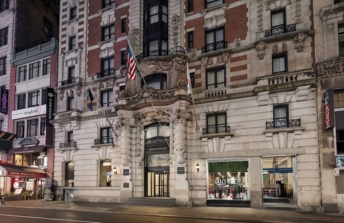 Koreatown Hotel | Convenient Getaway: Relaxing Units Near Statue of Liberty
