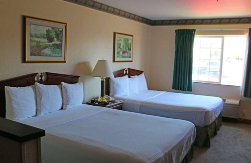Kelso House | Relaxed Retreat at GuestHouse Kelso Longview with Pool