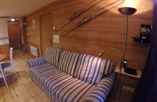 Arc-2000 Apartment | Comfort and accessibility: This is a 'ski-in ski-out' flat.