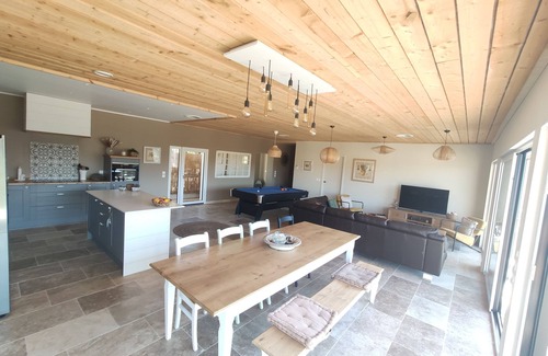 Mollans-sur-Ouveze House | Comfortable Retreat with Breathtaking Views of Mont Ventoux