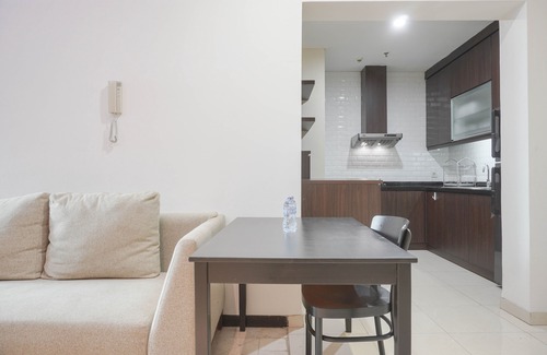 East Kuningan Apartment | Modern 3BR Apartment with Pool at Bellagio Residence