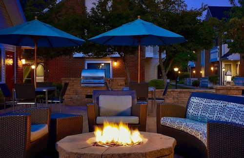 East Colorado Springs Apartment | Relaxation Awaits in Pet-Friendly 2BR Suites with Kitchens