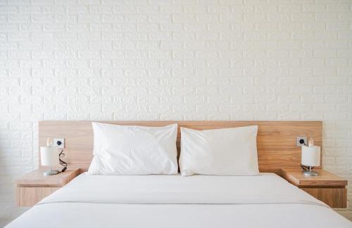 Serpong Apartment | Comfort and Relax Studio at Parkland Avenue Apartment By Travelio