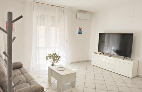 Torre Santa Susanna Apartment | Comfort apartment by Castello Conti Filo