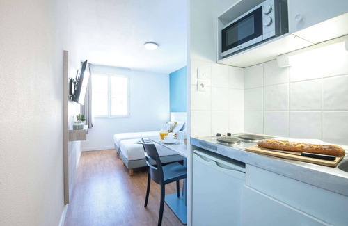 Le Tholonet Apartment | Relaxing Retreat at Zenitude Hôtel - Résidences Le Tholonet