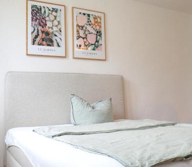 Magdeburg Apartment | Stylish City Center Apartment with Netflix & Child-Friendly