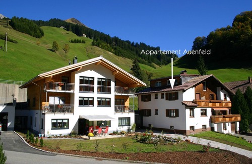 Schroecken Apartment | Cozy Apartments in Majestic Mountain Ski Resort for 4