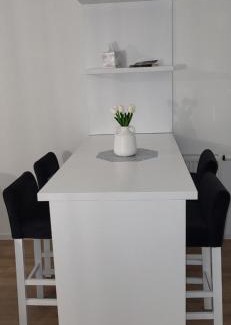 Kiseljak Apartment | Comfort Stay: Family-Friendly Accommodations Await You