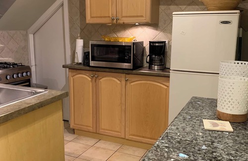 Jefferson Park Apartment | Comfort & Clean: Free Parking Near ORD and Downtown