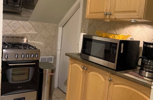 Jefferson Park Apartment | Comfort & Clean: Free Parking Near ORD and Downtown