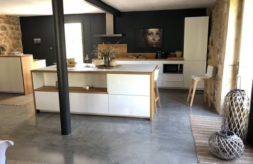 Montferrier-sur-Lez House | Idyllic Family Retreat with Oceanfront Pool and Spa