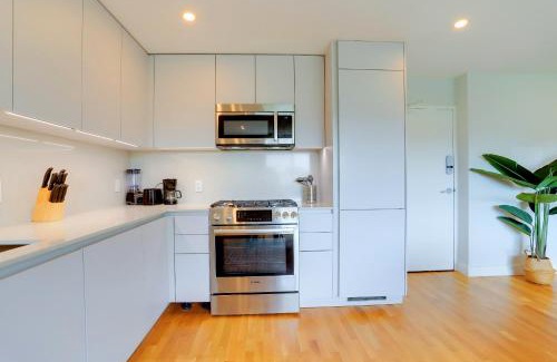Radnor - Fort Myer Heights Apartment | Comfort & Elegance Apartment at Arlington