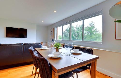 Radnor - Fort Myer Heights Apartment | Comfort & Elegance Apartment at Arlington